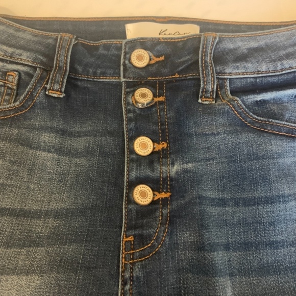 Ripped dark skinny jeans from a boutique. - Picture 4 of 5